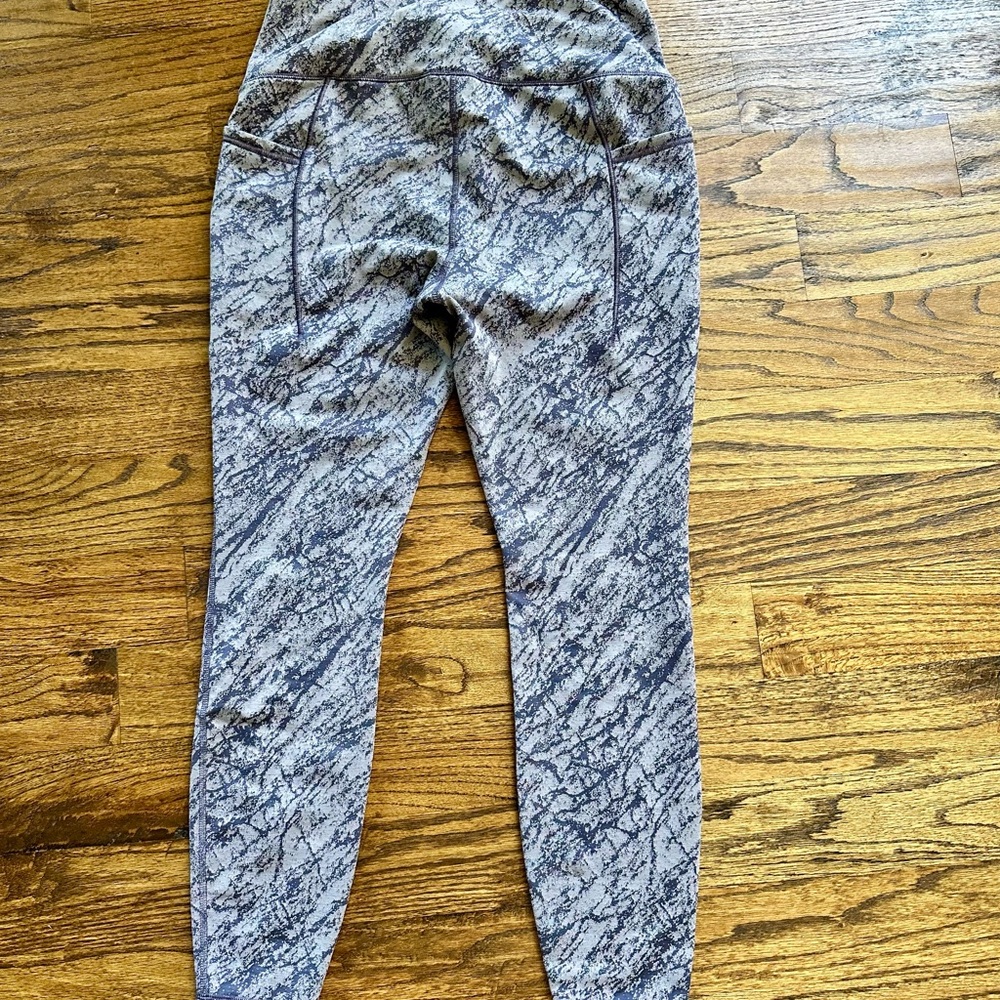 All In Motion Patterned Leggings - Picture 3 of 4